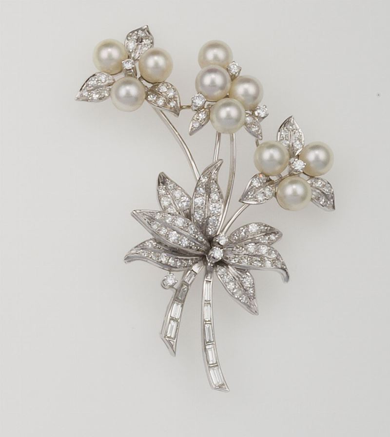 Spilla a soggetto floreale con perle coltivate e diamanti  - Asta Fine Jewels - Cambi Casa d'Aste