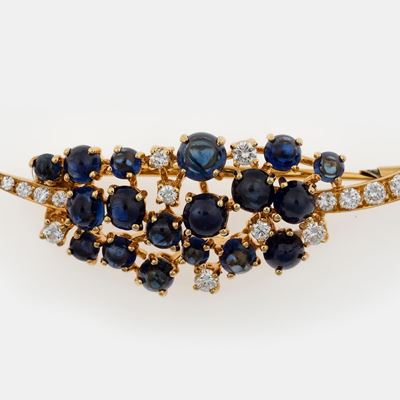 Spilla con Zaffiri Taglio Cabochon e Diamanti