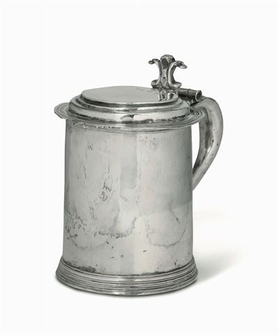Tankard in Argento Fuso, Sbalzato e Inciso. Londra 1699-1700, Argentiere Robert Cooper