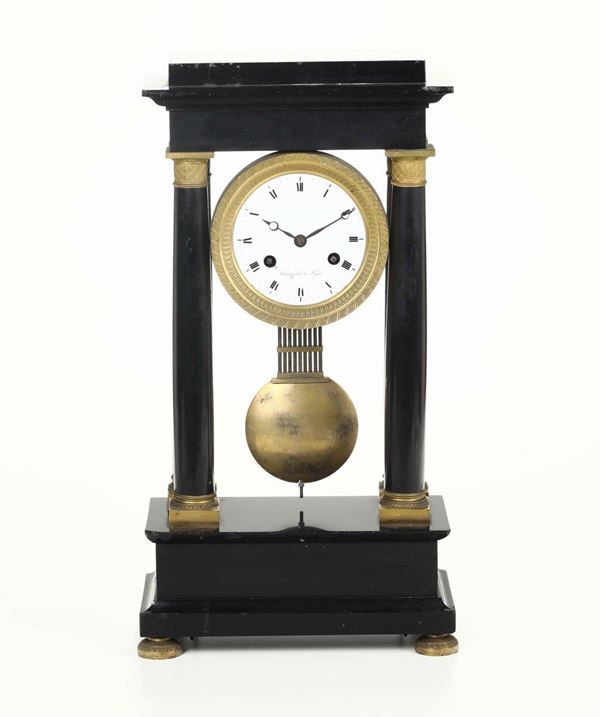 Pendola da tavolo a tempietto in marmo nero, Chiaffait a Lyon, XIX secolo