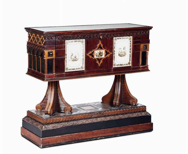 Mobile neogotico in legno scolpito, XIX-XX secolo