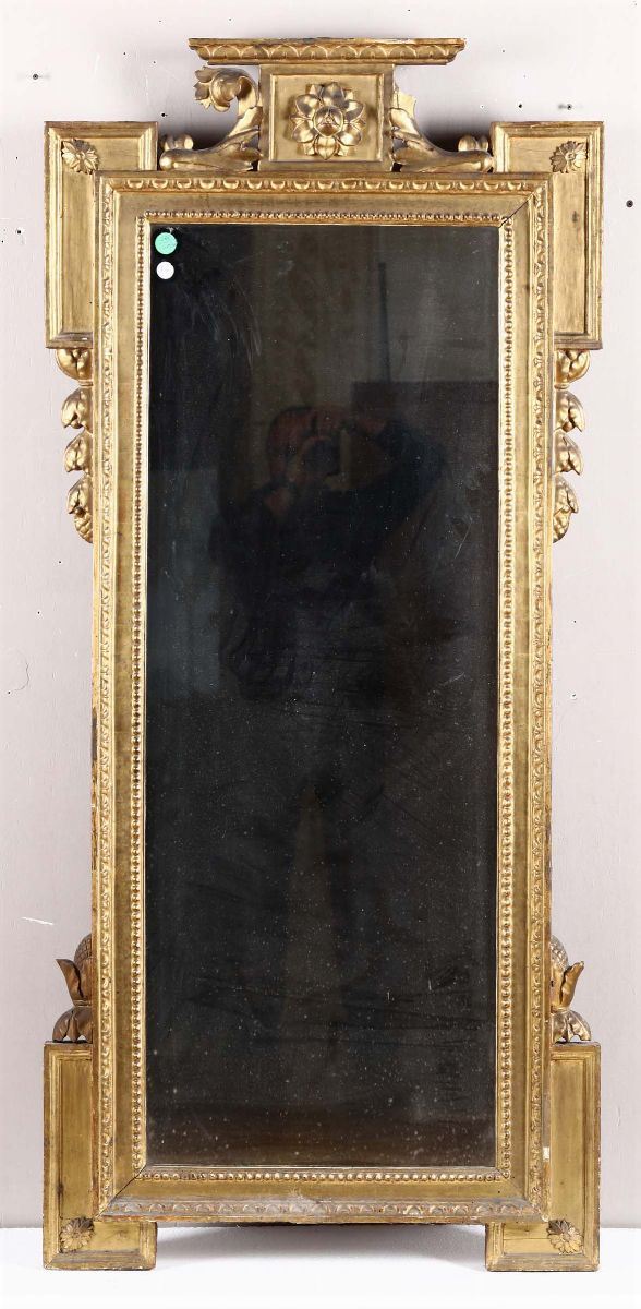 Specchiera in legno intagliato e dorato, Lucca XIX secolo