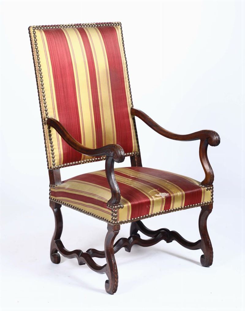 Poltrona in noce in stile osso di montone  - Asta Antiquariato - Cambi Casa d'Aste