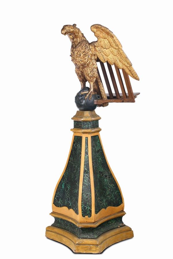 Grande aquila in legno intagliato e dorato, XVIII secolo