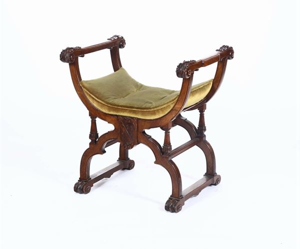 Sgabello a sella in legno intagliato, XIX secolo