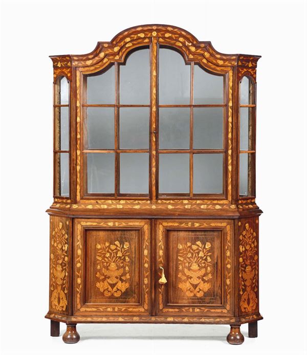 Vetrina in legno intarsiato in varie essenze, Olanda XIX secolo