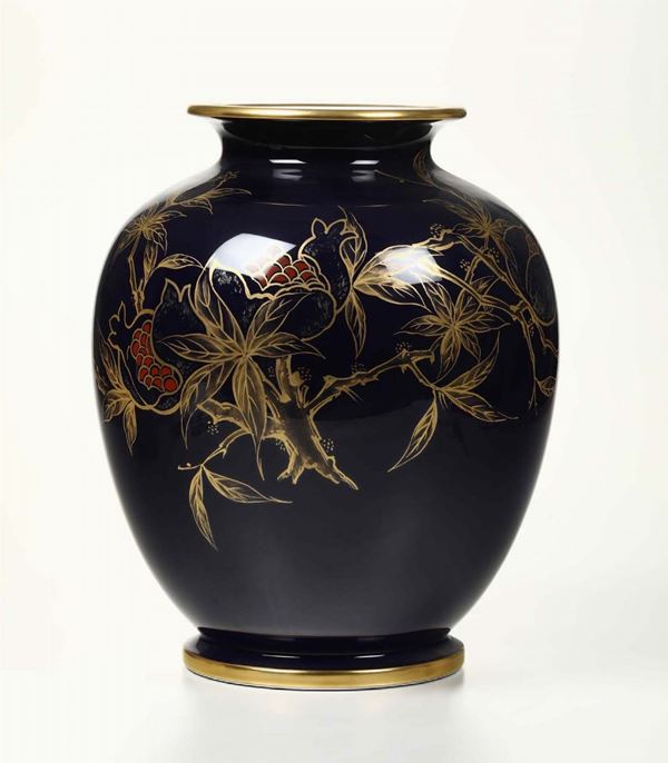 Vaso in porcellana, Giappone XX secolo