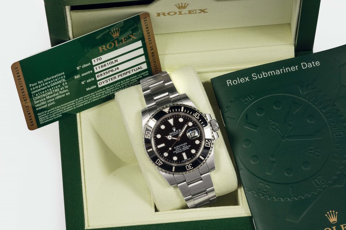 Rolex, Oyster Perpetual Submariner,superlative Chronometer Officially Certified, Ref. 116610. Oro...
