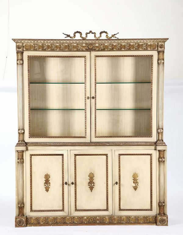 Grande credenza in stile neoclassico a due corpi