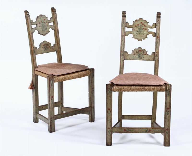 Coppia di sedie in legno dipinto, Marche XVII secolo  - Auction Fine Art - Cambi Casa d'Aste