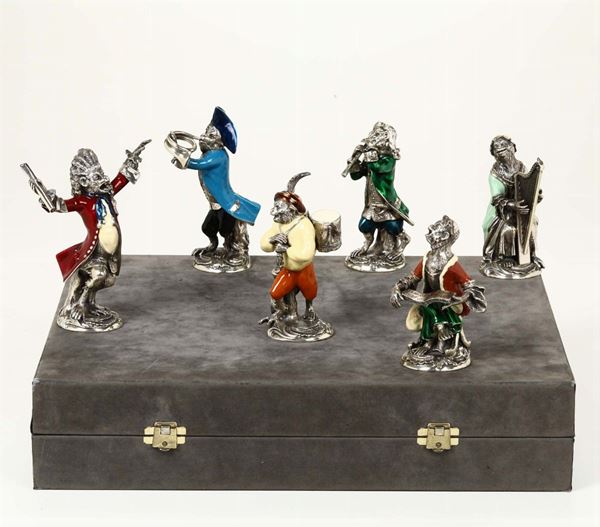 Gruppo di sei statuine della serie Monkeys orchestra in argento 800 e smalti colorati della ditta Cesa Gallery