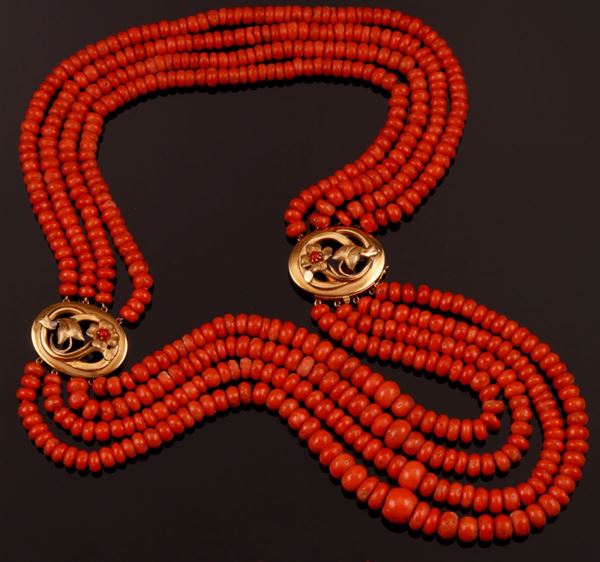 Four strands of coral beads graduating necklace