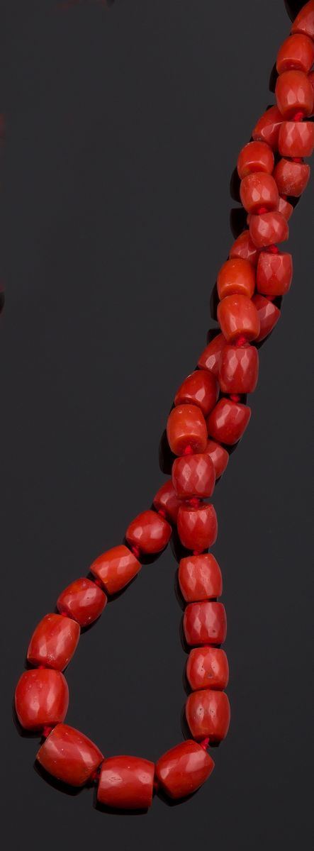 Graduated coral beads necklace with silver clasp  - Auction Fine Coral Jewels - Cambi Casa d'Aste