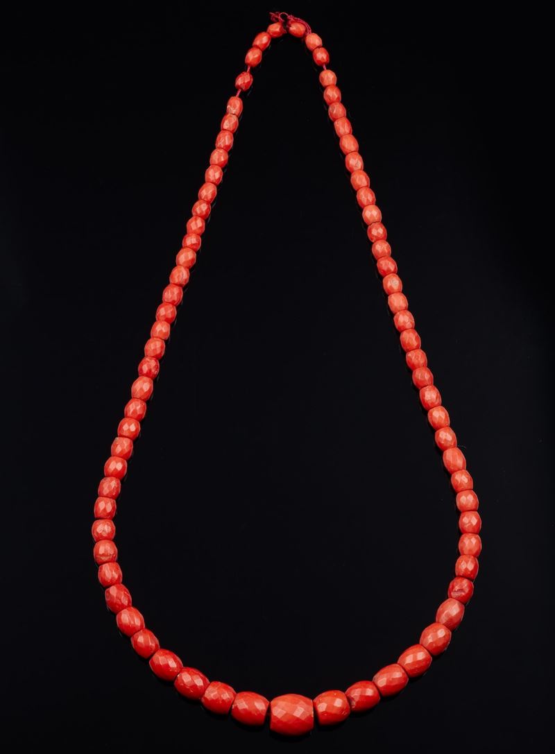 Collana in corallo aranciato  - Asta Fine Coral Jewels - Cambi Casa d'Aste