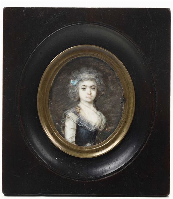 Miniatura su avorio raffigurante dama dai capelli incipriati con fiocco azzurro, fine XVIII secolo