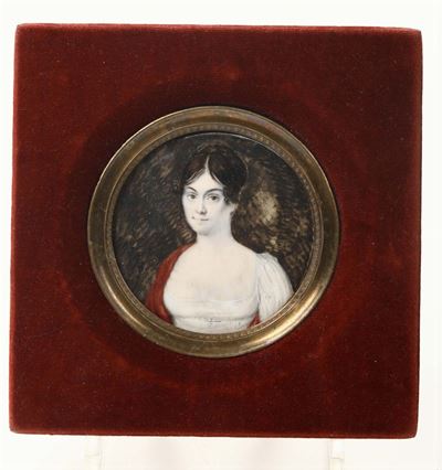Miniatura su Avorio Raffigurante Gentildonna in Abito Bianco e Scialle Rosso, Inizi XIX Secolo