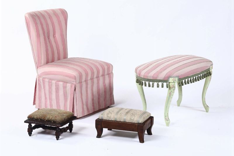 Coppia di poltroncine e tre panchetti  - Asta Asta a Tempo Antiquariato - I - Cambi Casa d'Aste
