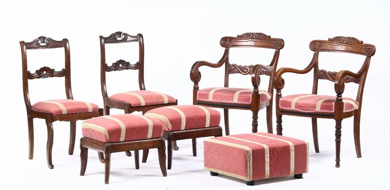 Coppia di poltrone in legno intagliato, coppia di sedie e tre poggiapiedi  - Asta Asta a Tempo Antiquariato - I - Cambi Casa d'Aste