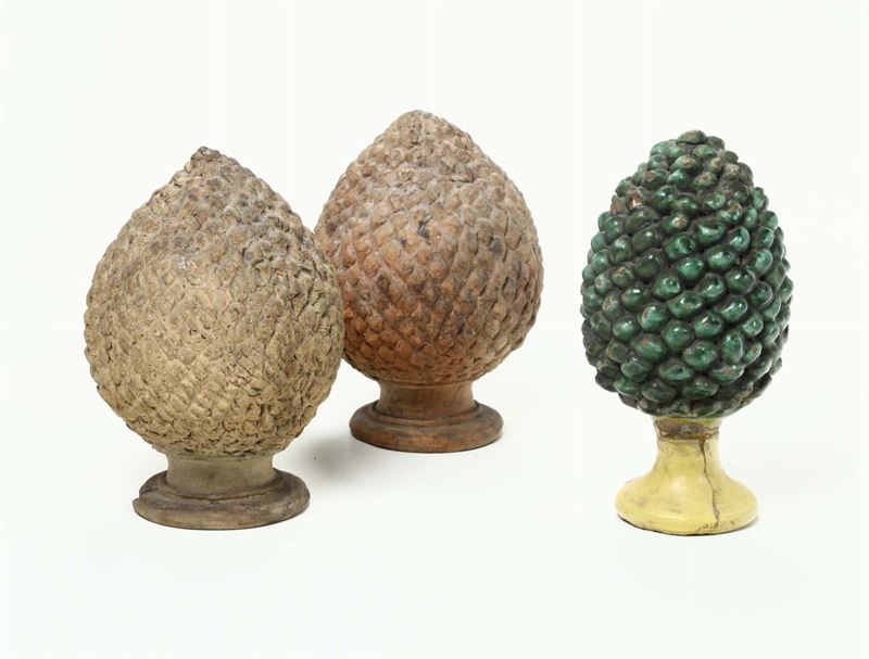 Tre Pigne in terracotta, XVIII-XIX secolo  - Auction Fine Art - Cambi Casa d'Aste