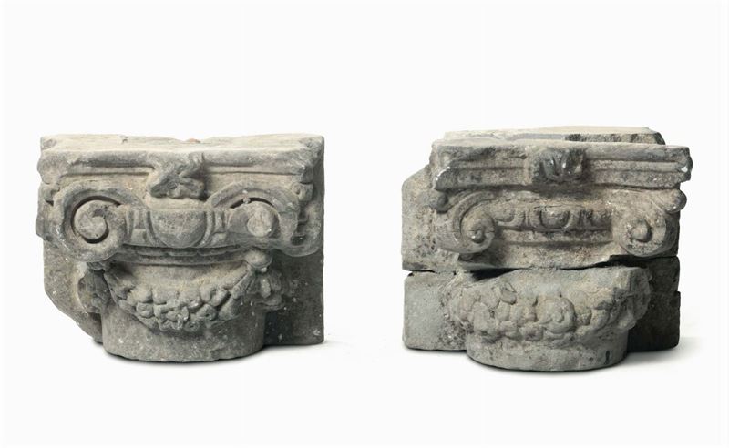 Due semi capitelli in pietra, lapicida operante nell’Italia centrale nel XVI secolo  - Asta Antiquariato - Cambi Casa d'Aste