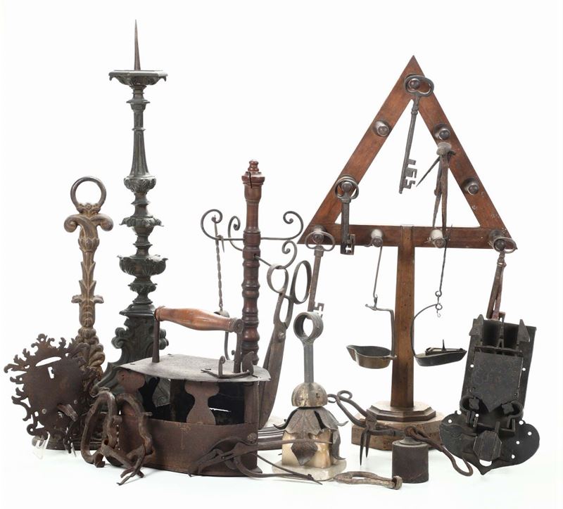 Lotto di oggetti in ferro e metallo, varie epoche  - Asta Antiquariato - Cambi Casa d'Aste