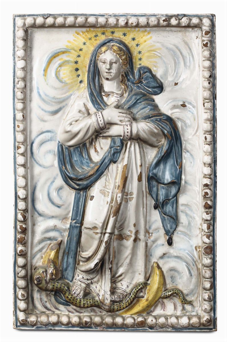 Gruppo di Dieci Placche in Terracotta e Maiolica Policroma di Varie Epoche e Misure