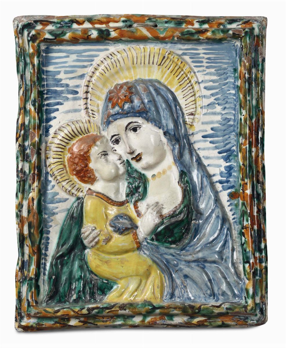 Gruppo di Dieci Placche in Terracotta e Maiolica Policroma di Varie Epoche e Misure