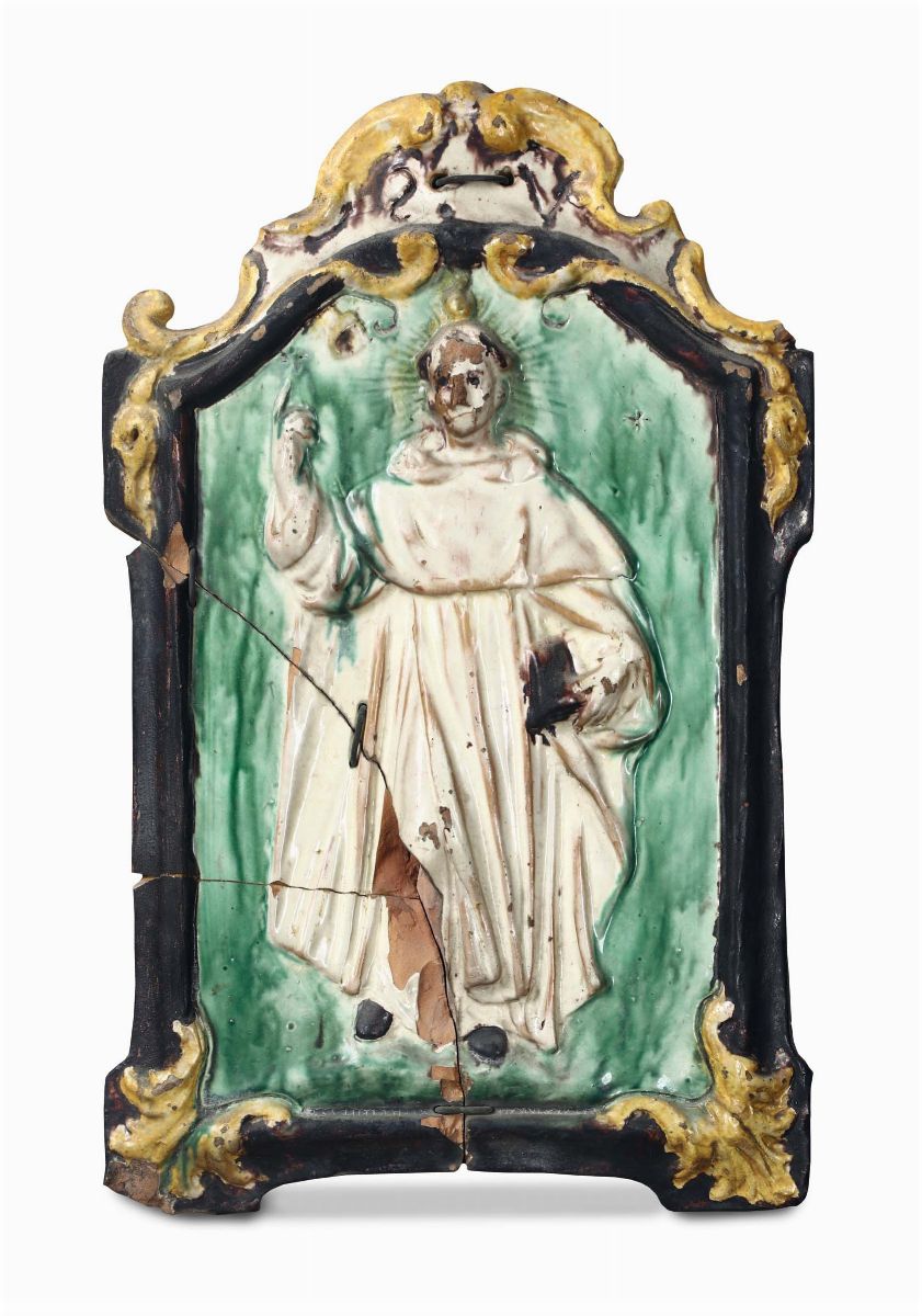 Gruppo di Dieci Placche in Terracotta e Maiolica Policroma di Varie Epoche e Misure