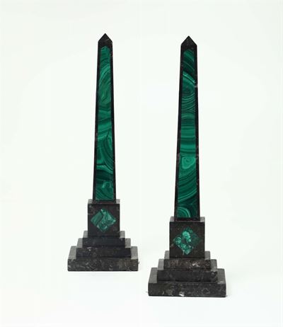 Coppia di Obelischi in Marmo Nero e Malachite, XIX Secolo