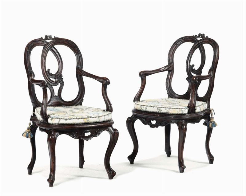 Coppia poltroncine in legno intagliato, Veneto XVIII secolo  - Asta Antiquariato - Cambi Casa d'Aste