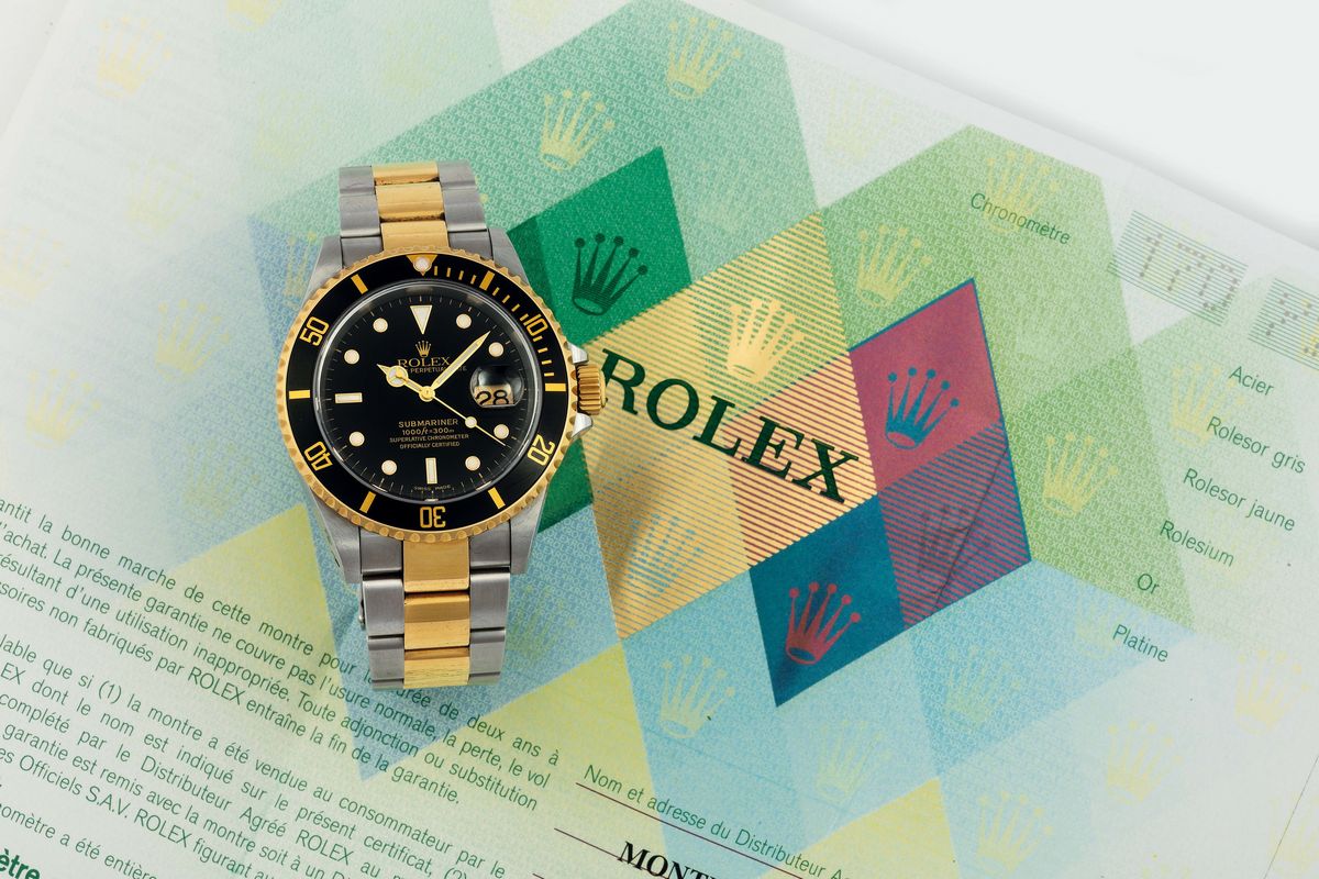 Rolex, Oyster Perpetual Date, Submariner, 1000 Ft /330 M, Superlative Chronometer Officially Cert...