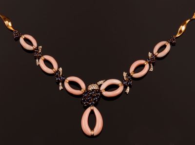 Girocollo con Corallo Rosa, Zaffiri e Diamanti