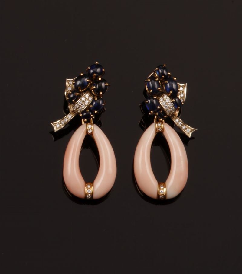 Pair of coral, sapphire and diamond pendant earrings  - Auction Fine Coral Jewels - Cambi Casa d'Aste