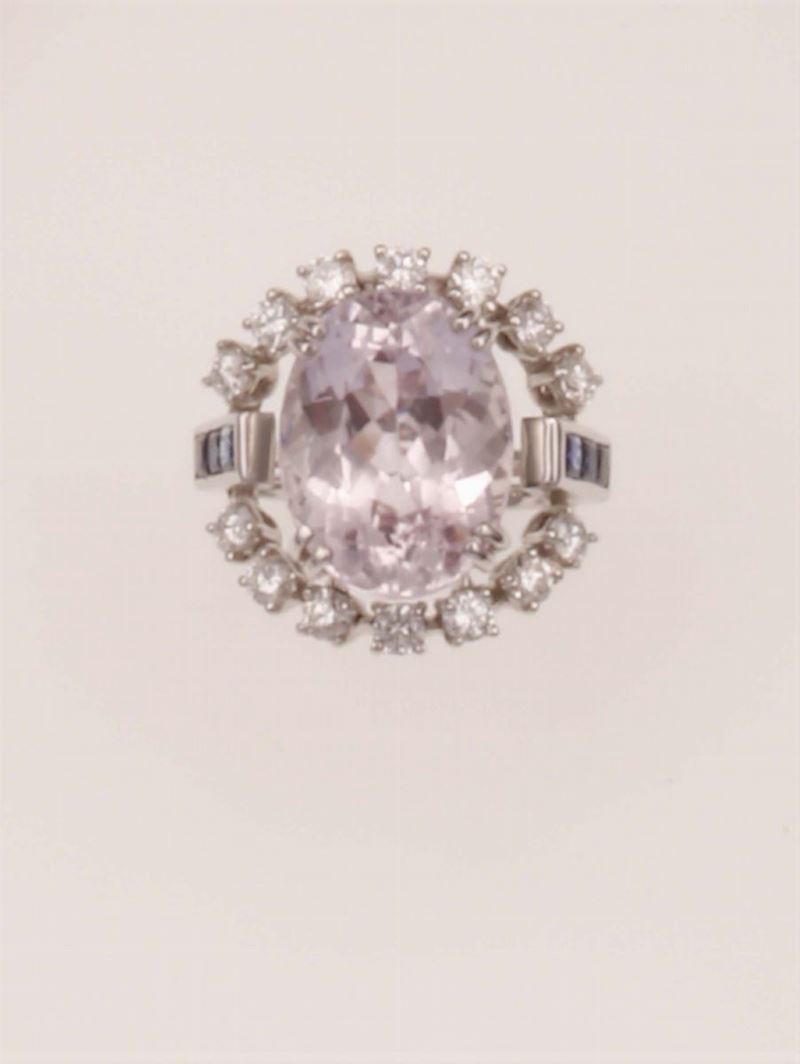 Kunzite, diamond and sapphire ring  - Auction Fine Jewels - Cambi Casa d'Aste