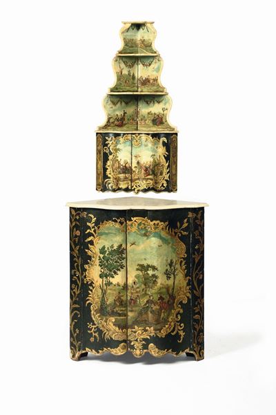 Angolare a Due Ante in Legno Dipinto e Dorato con Alzata, Venezia XVIII Secolo