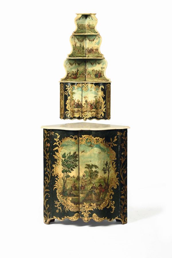 Angolare a due ante in legno dipinto e dorato con alzata, Venezia XVIII secolo
