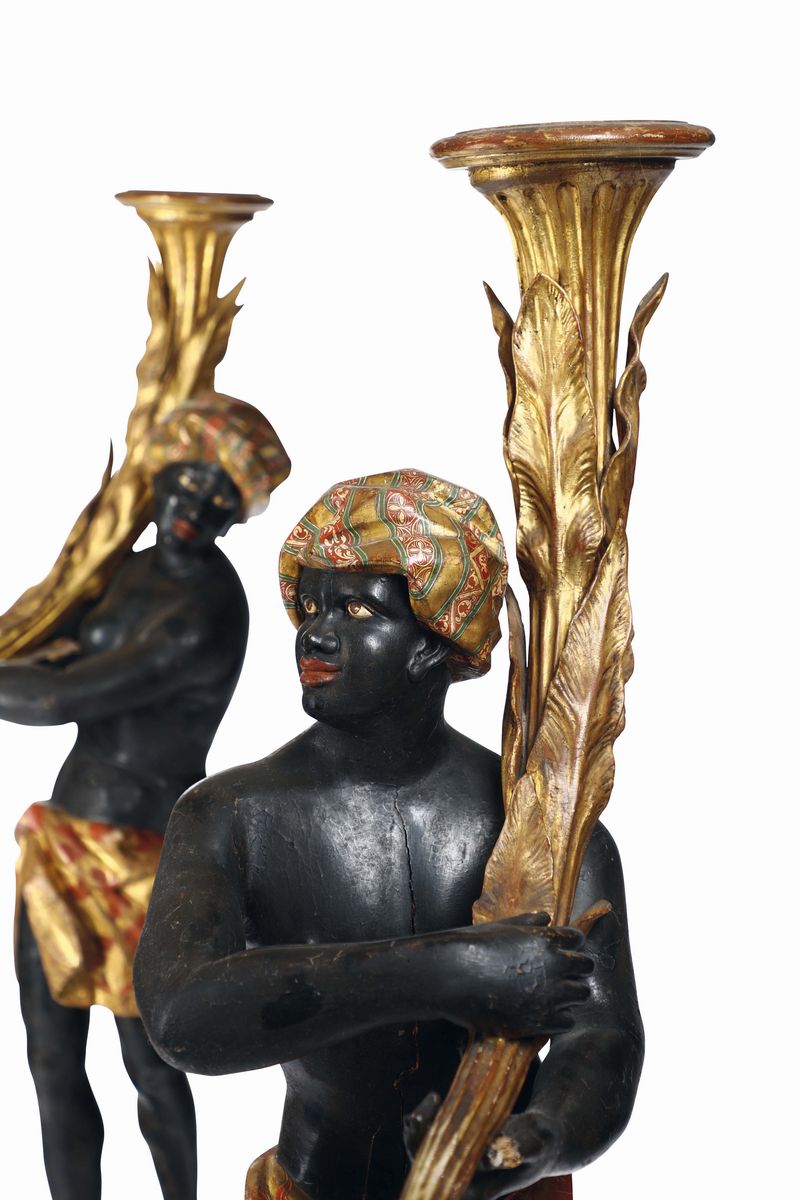 Coppia di Mori Reggitorcia Barocchi in Legno Scolpito, Dipinto e Dorato, Venezia XVIII Secolo