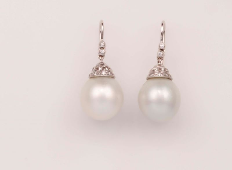 Orecchini con perle Australia e piccoli diamanti  - Asta Vintage, Gioielli e Orologi - Cambi Casa d'Aste