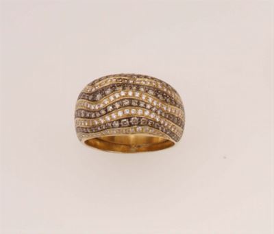 Anello con Pavé di Diamanti Bianchi e Brown