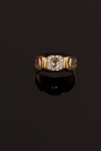 Anello con Rosetta di Diamante
