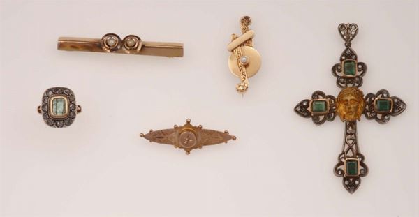 Gold and silver ring, brooches and pendant