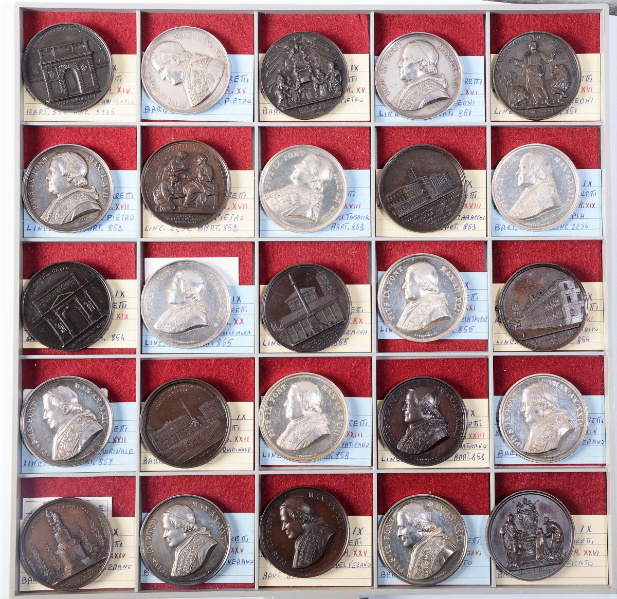 Collezione di 154 Medaglie Papali