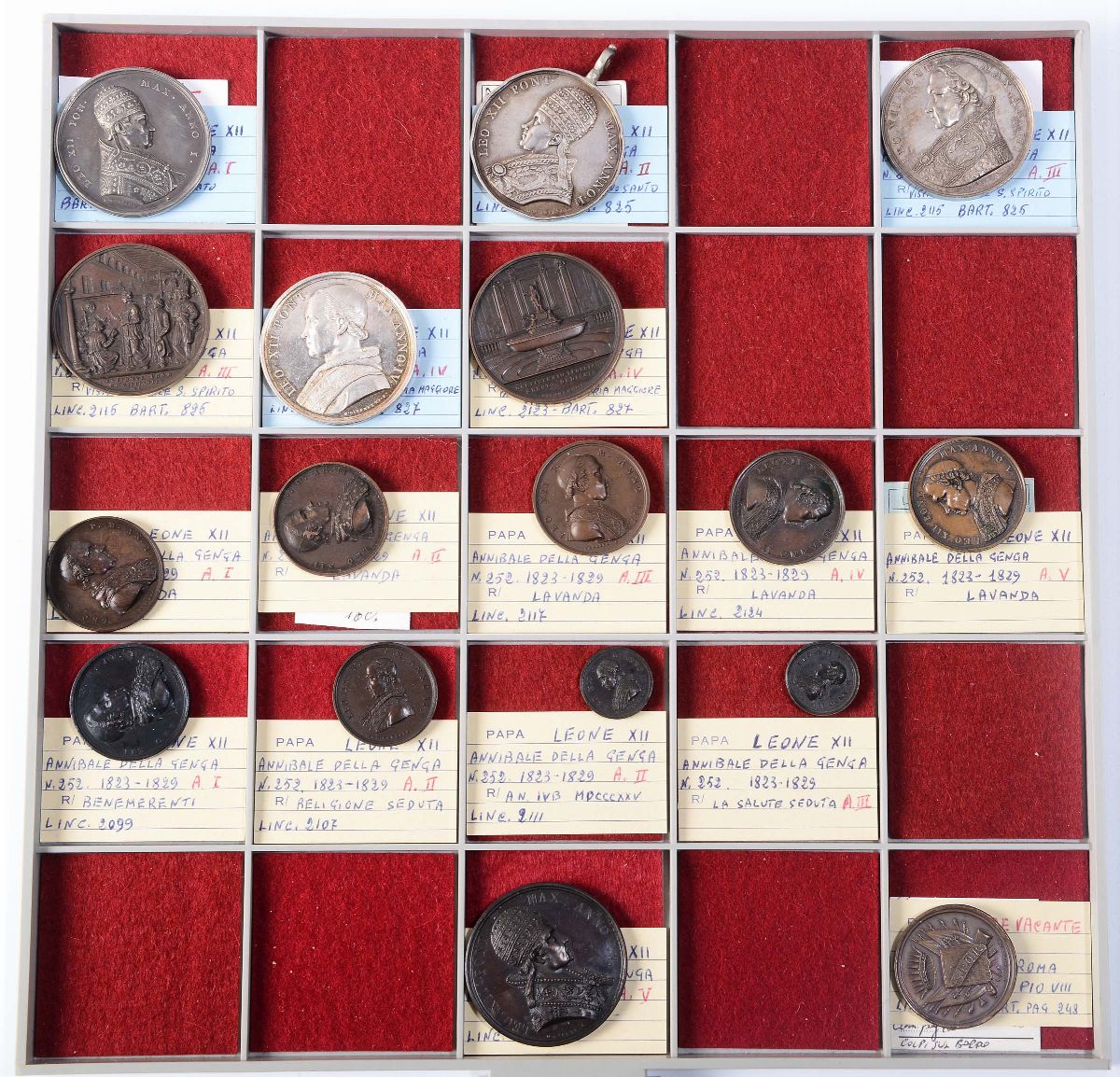 Collezione di 154 Medaglie Papali