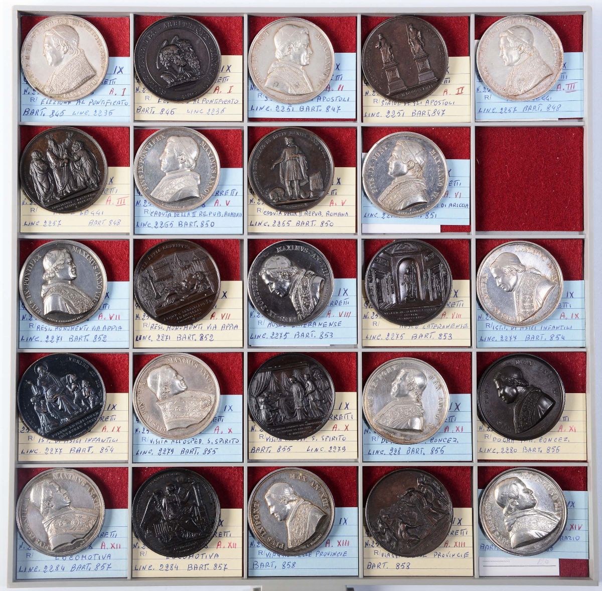 Collezione di 154 Medaglie Papali