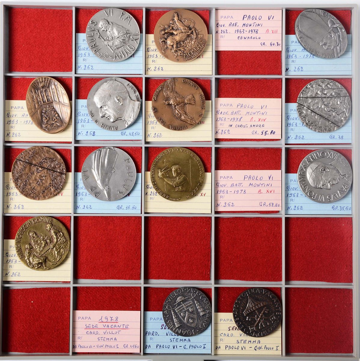 Collezione di 207 tra Medaglie e Medagliette Papali