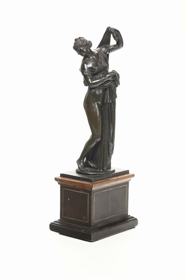 Figura femminile in bronzo, XIX secolo