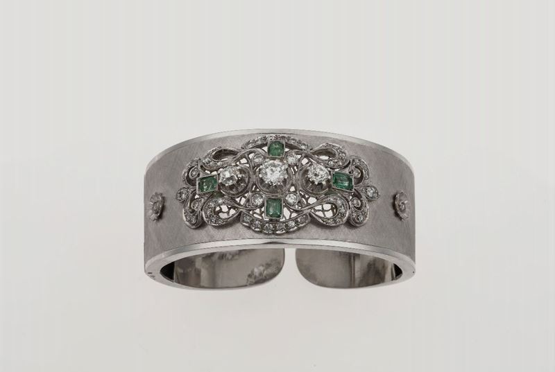 Bracciale rigido con diamanti di vecchio taglio e smeraldi  - Asta Vintage, Gioielli e Orologi - Cambi Casa d'Aste