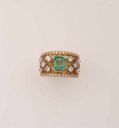 Anello con Diamanti e Smeraldo