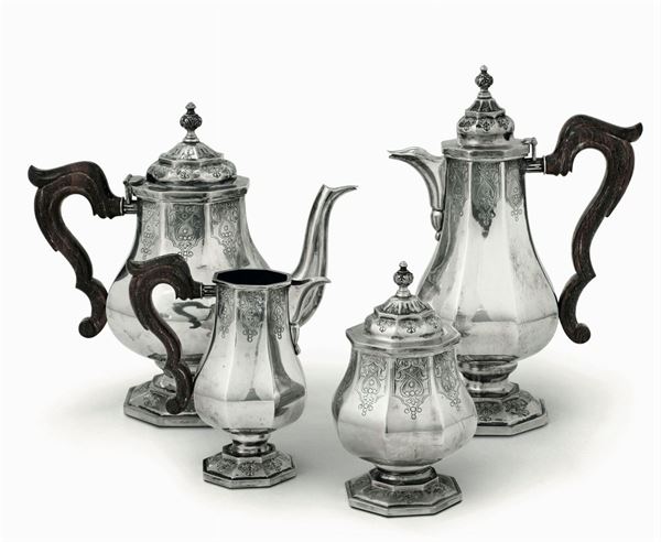 Servizio da tè e caffè in argento, argenteria artistica italiana, argentiere Guerci & C. Alessandria, XX secolo