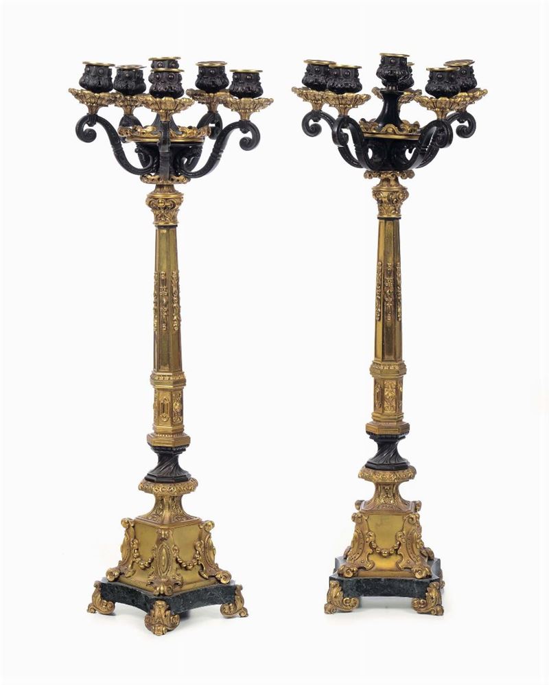 Coppia di candelabri a sei luci in bronzo e bronzo dorato, XIX secolo  - Asta Antiquariato - Cambi Casa d'Aste